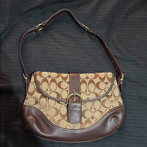 Vintage Y2K coach buckle shoulder bag - Picture 1 of 9